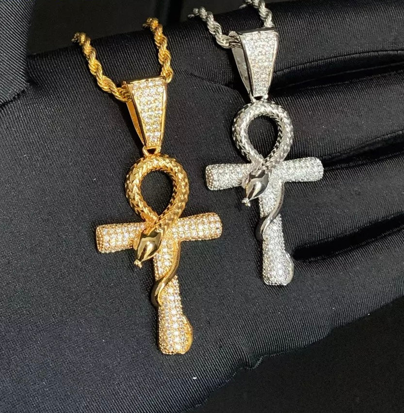 Gold Plated Iced Out Ankhkruis Hanger met Slang