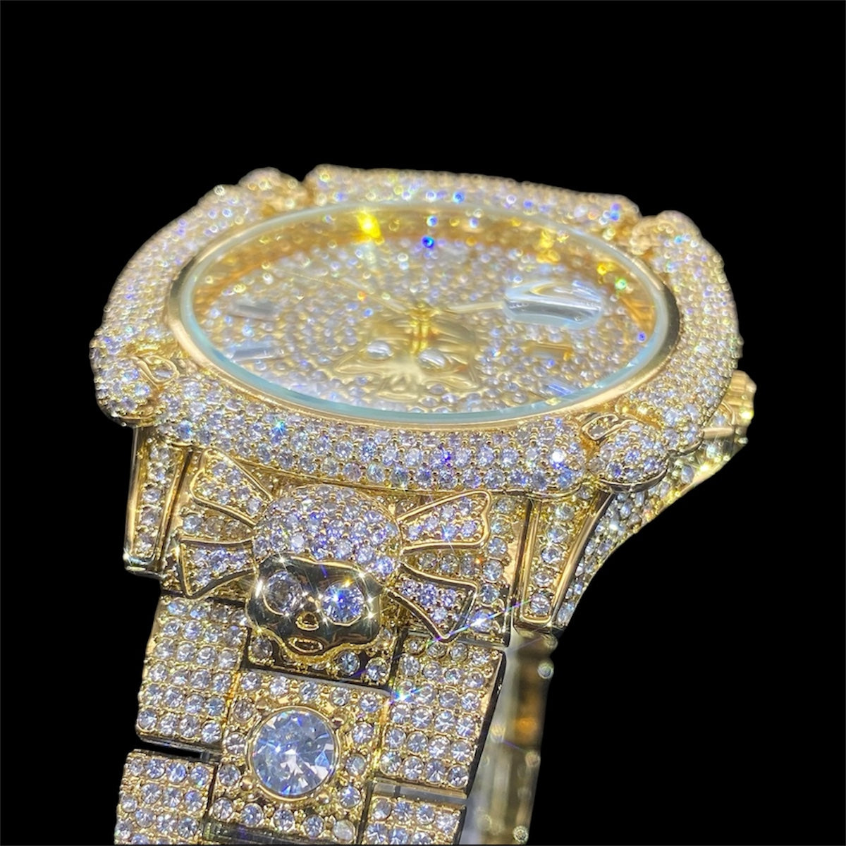 Pirate Skull 44mm  – Fully Iced Goud Verguld Horloge